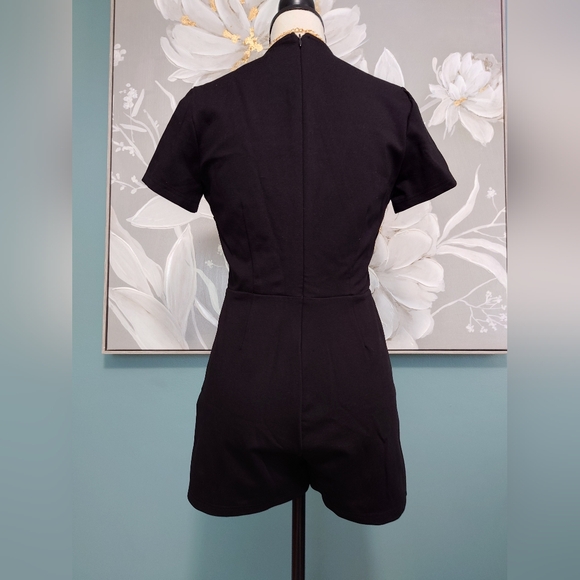 Chic Romper - Picture 4 of 5